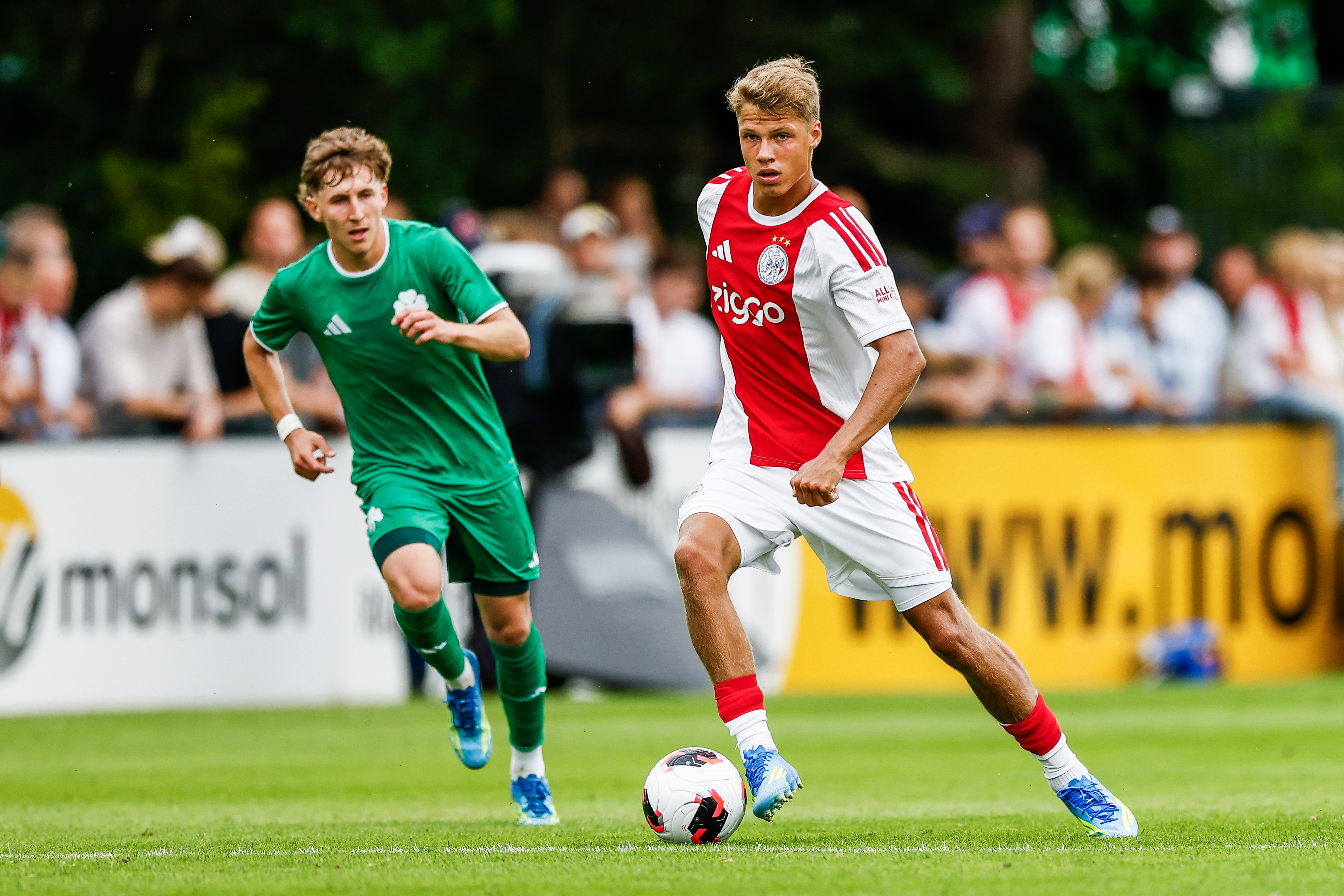 ERMELO - Sean Steur of Ajax during the friendly match between AFC Ajax and Panathinaikos at Sportpark De Zanderij on July 4, 2026, in Ermelo, the Netherlands. Ajax is preparing for the 2026-2027 season. VINCENT JANNINK / ANP (Photo by ANP via Getty Images)
