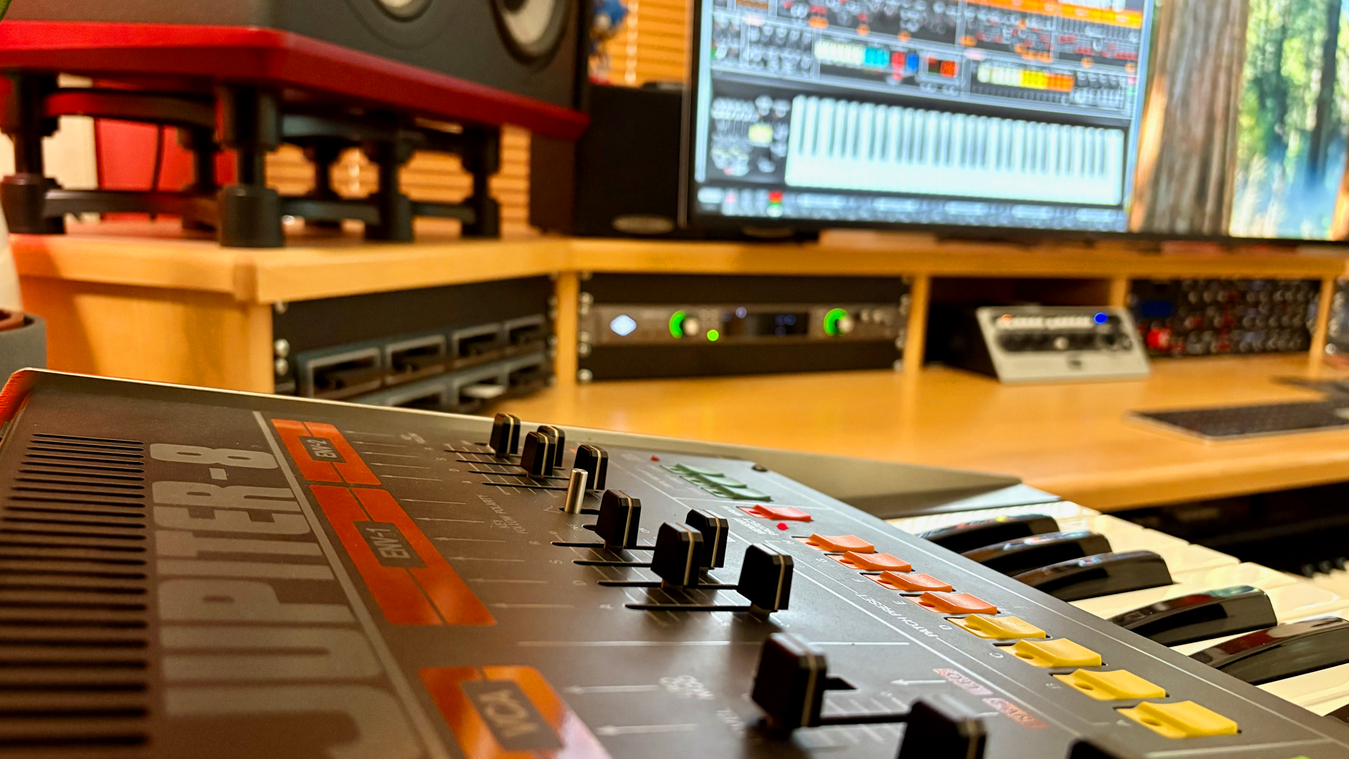 Synth