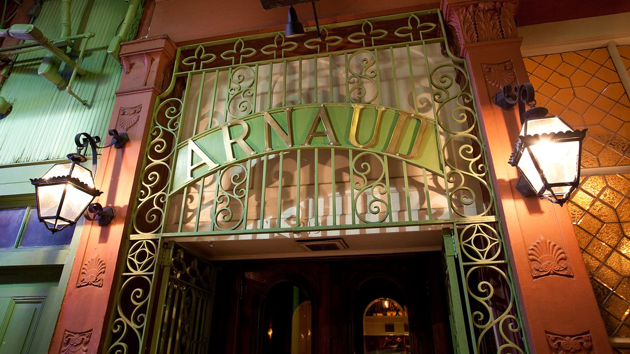 arnauds_entrance_-_exterior_3.jpg