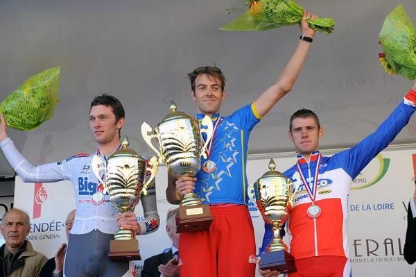 Espoir men's podium (l-r): Romain Bacon, Alex Dowsett, Nicolas Bonnet.