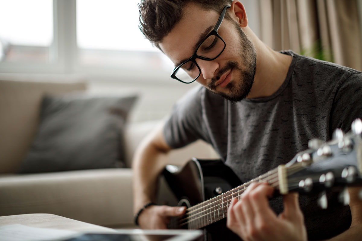 Seven habits that will make you a better guitarist