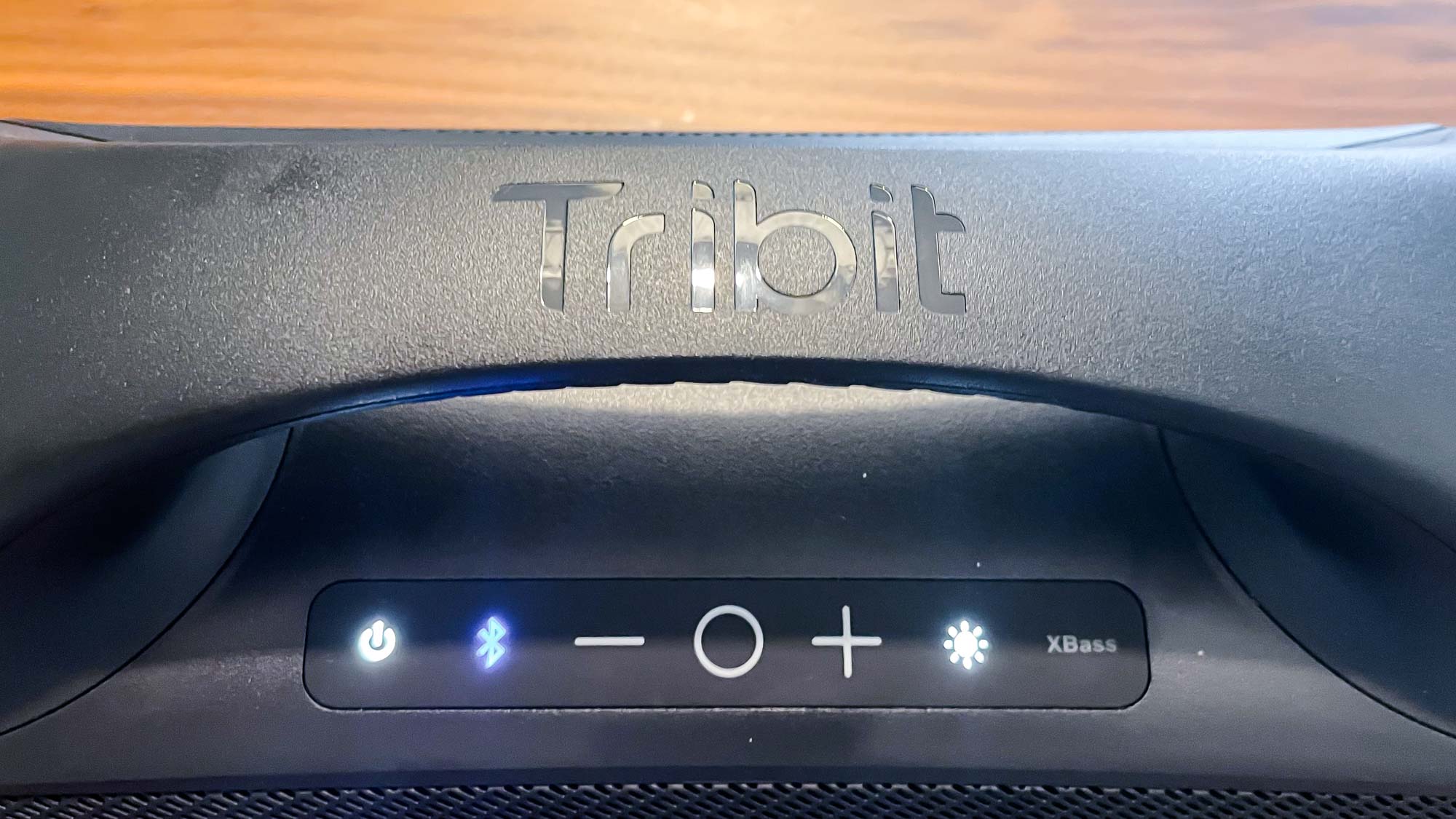 Tribit StormBox Blast displays top surface controls