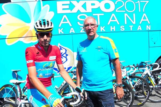 Vuelta a Espana leader Vincenzo Nibali with his Astana manager Giuseppe Martinelli.