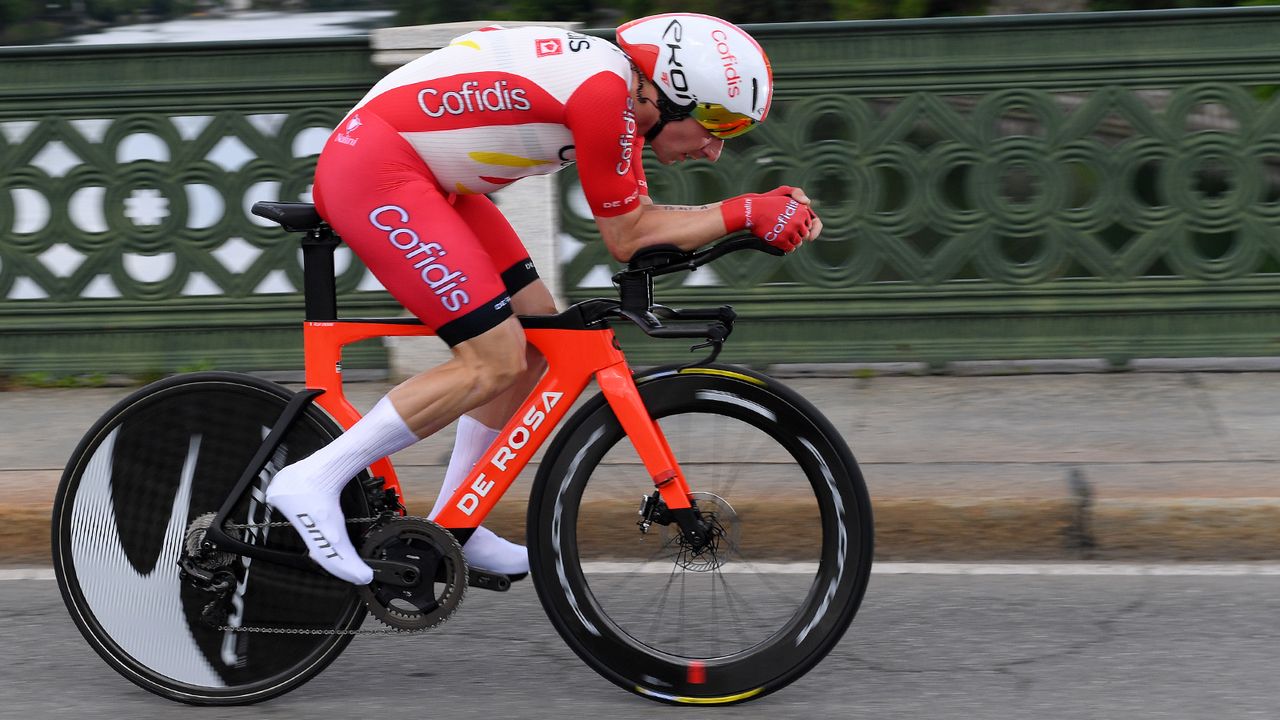 Elia Viviani with all-new De Rosa TT bike
