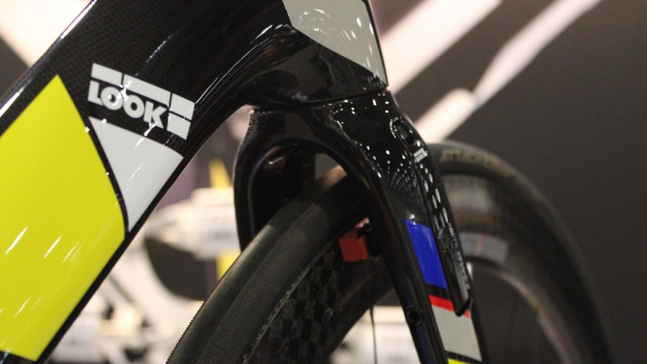 LOOK also had a fork integrated front brake system