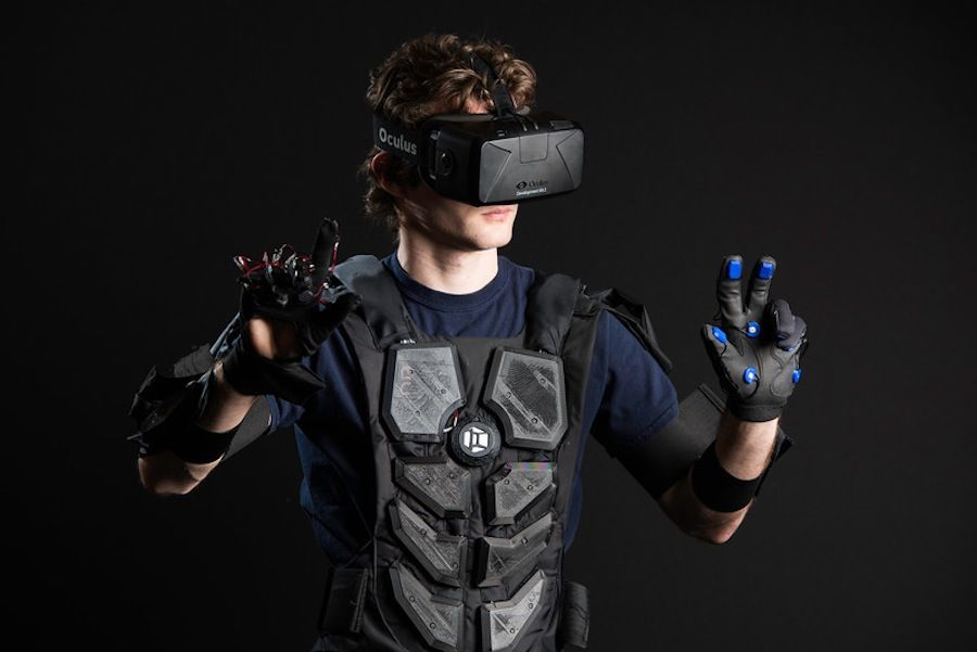 New Virtual Reality Suit Lets You Reach Out And Touch Environment Live Science