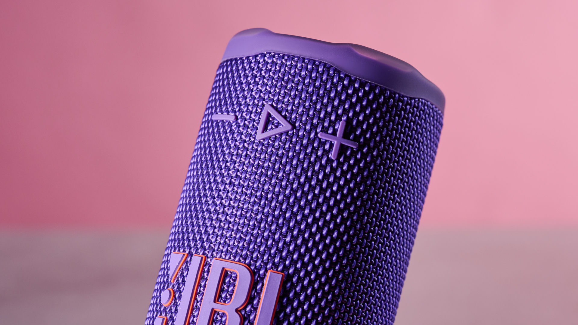 Button controls on front of the JBL Grip