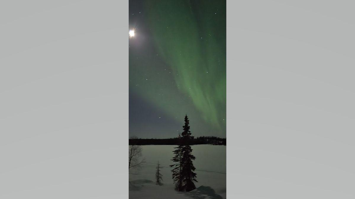 Photographer Lee Kirkum captured stunning images of the aurora on April 11, 2022.