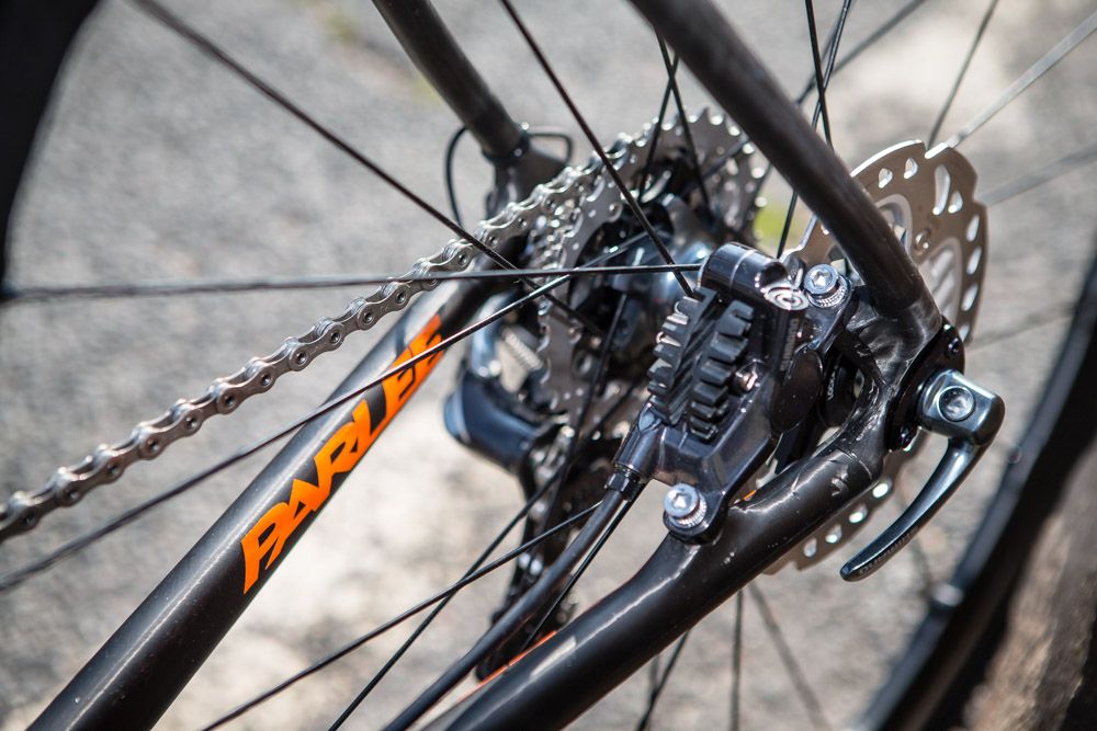 Braking power by disk.