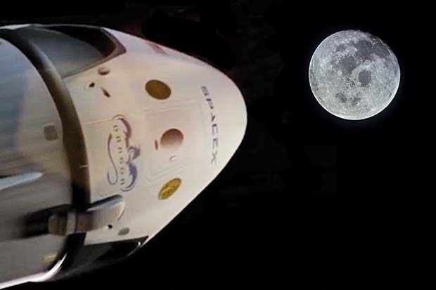 SpaceX&#039;s Dragon Heads for the Moon