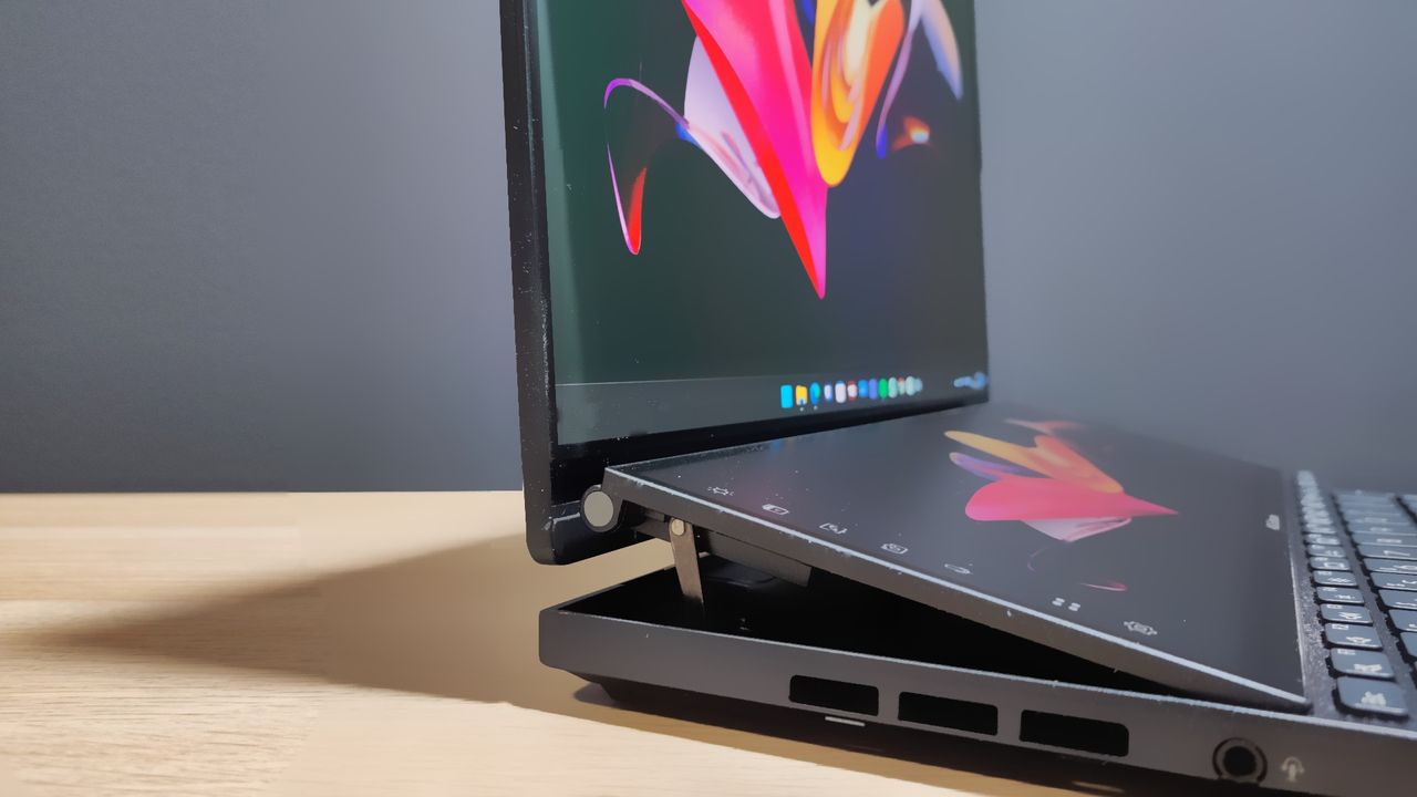 Asus Zenbook Pro 14 Duo OLED (UX8402)