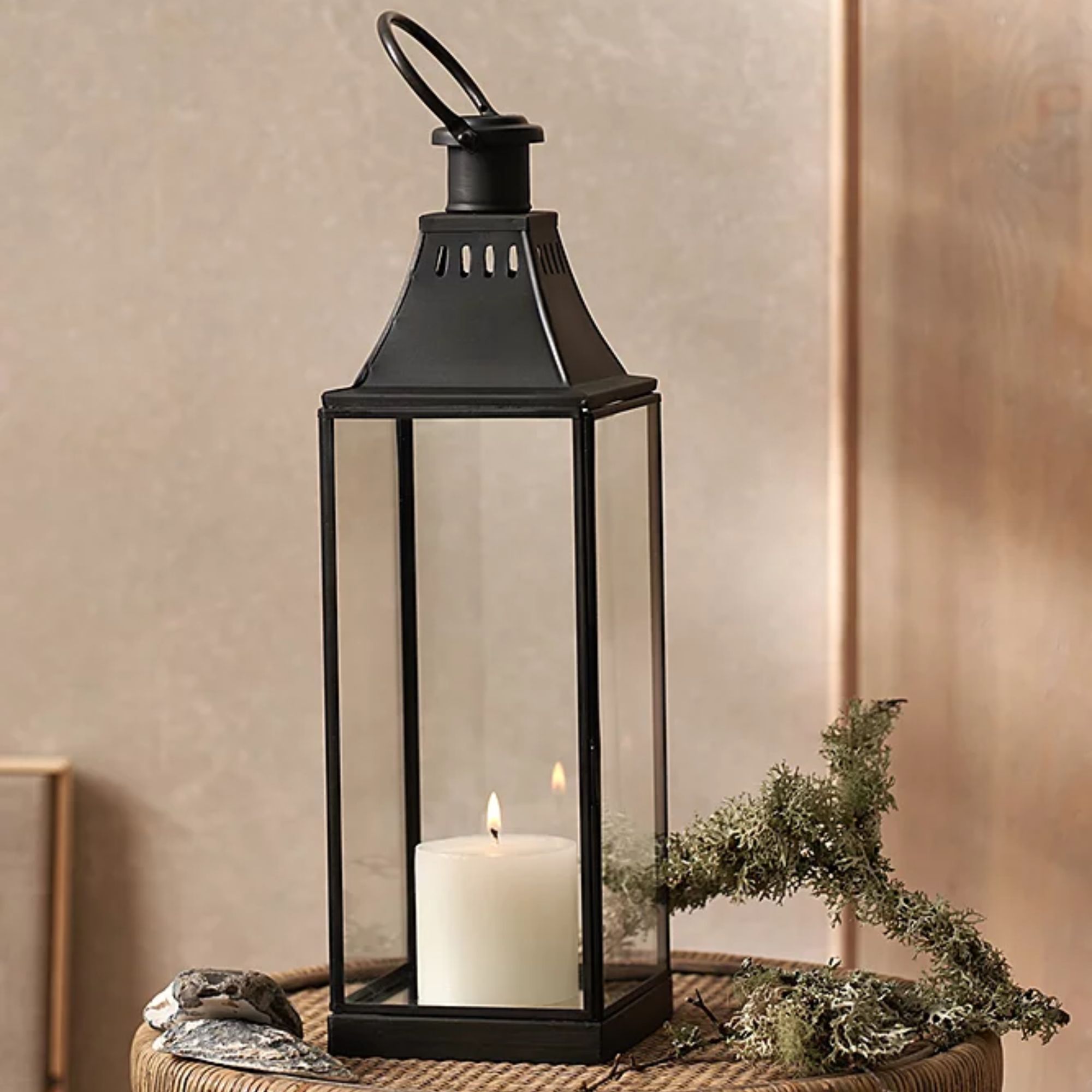The White Company, Naunton Lantern