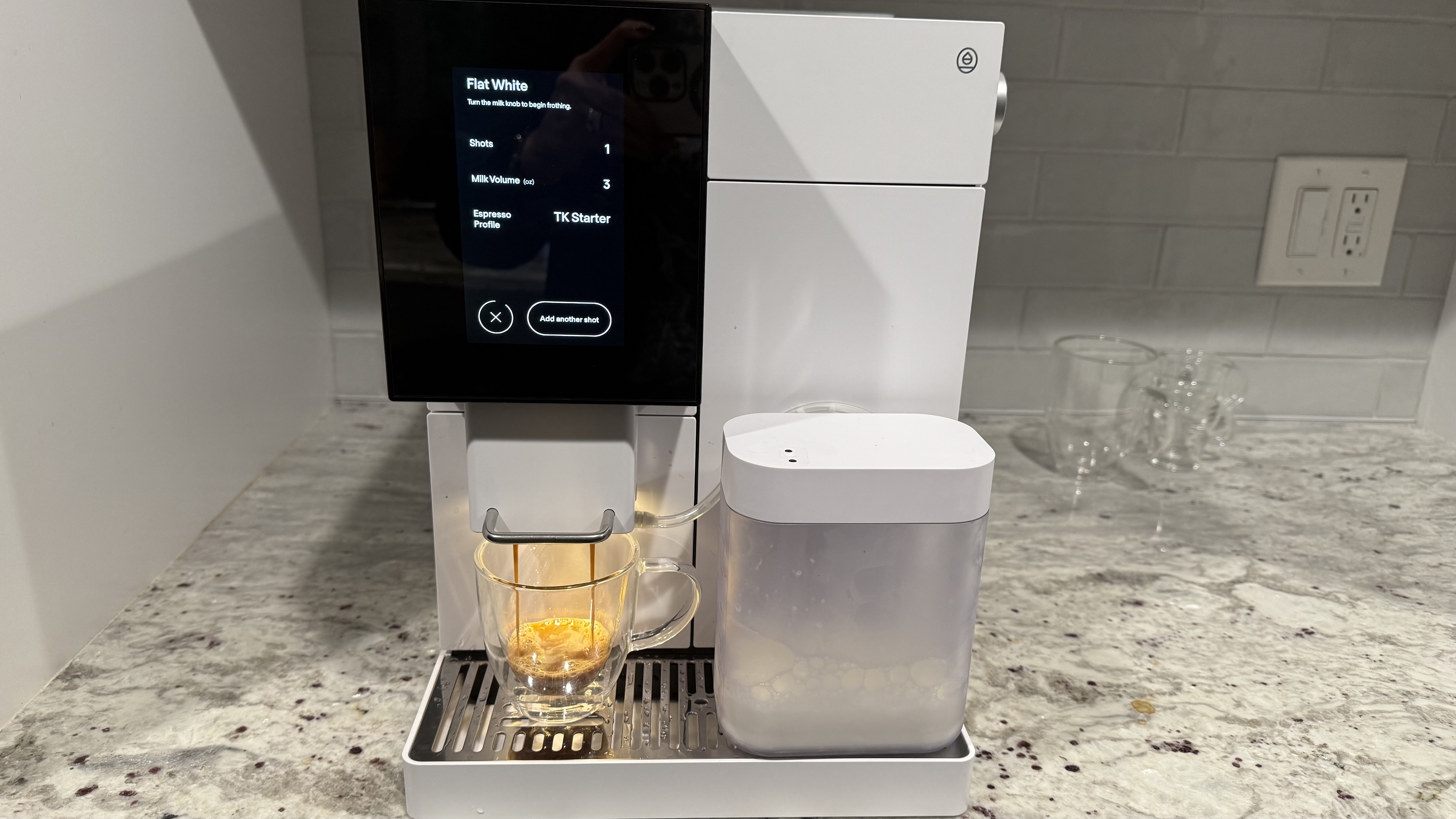 Terra Kaffe TK-02 making a flat white
