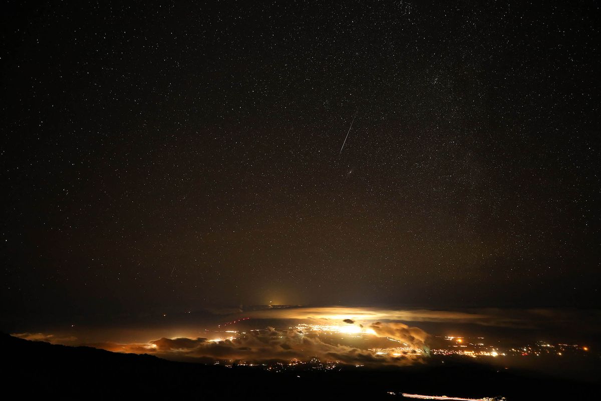 Awesome Photos! The Geminid Meteor Shower Of 2018 In Pictures: Page 2 ...