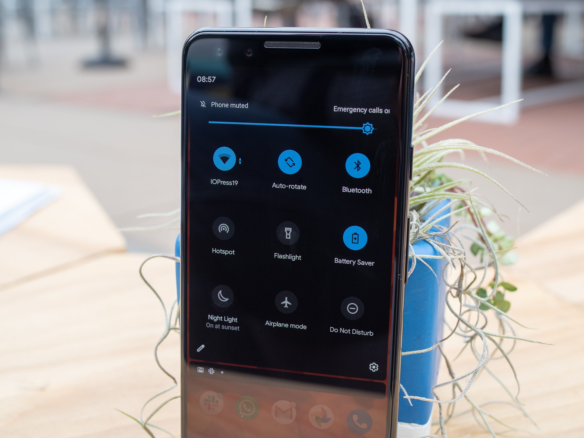 Some Android 10 phones are getting Dark mode for the Google Play