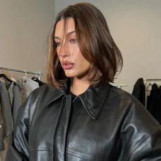 Hailey Bieber showcasing her bob for thin hair.