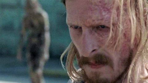 Did you spot the first naked Walker on The Walking Dead? If not, here’s