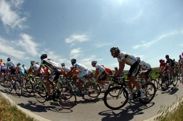 The Giro pelotons enjoys a day in the sun