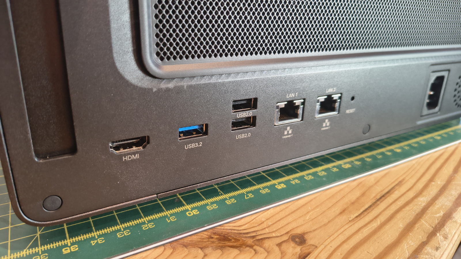 Ugreen NASync DXP8800 Ultra