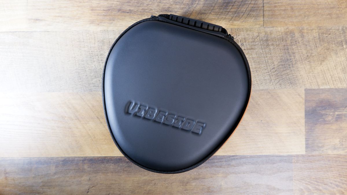 Vibeside Premium Smart Case for Airpods Max in black on wooden floor