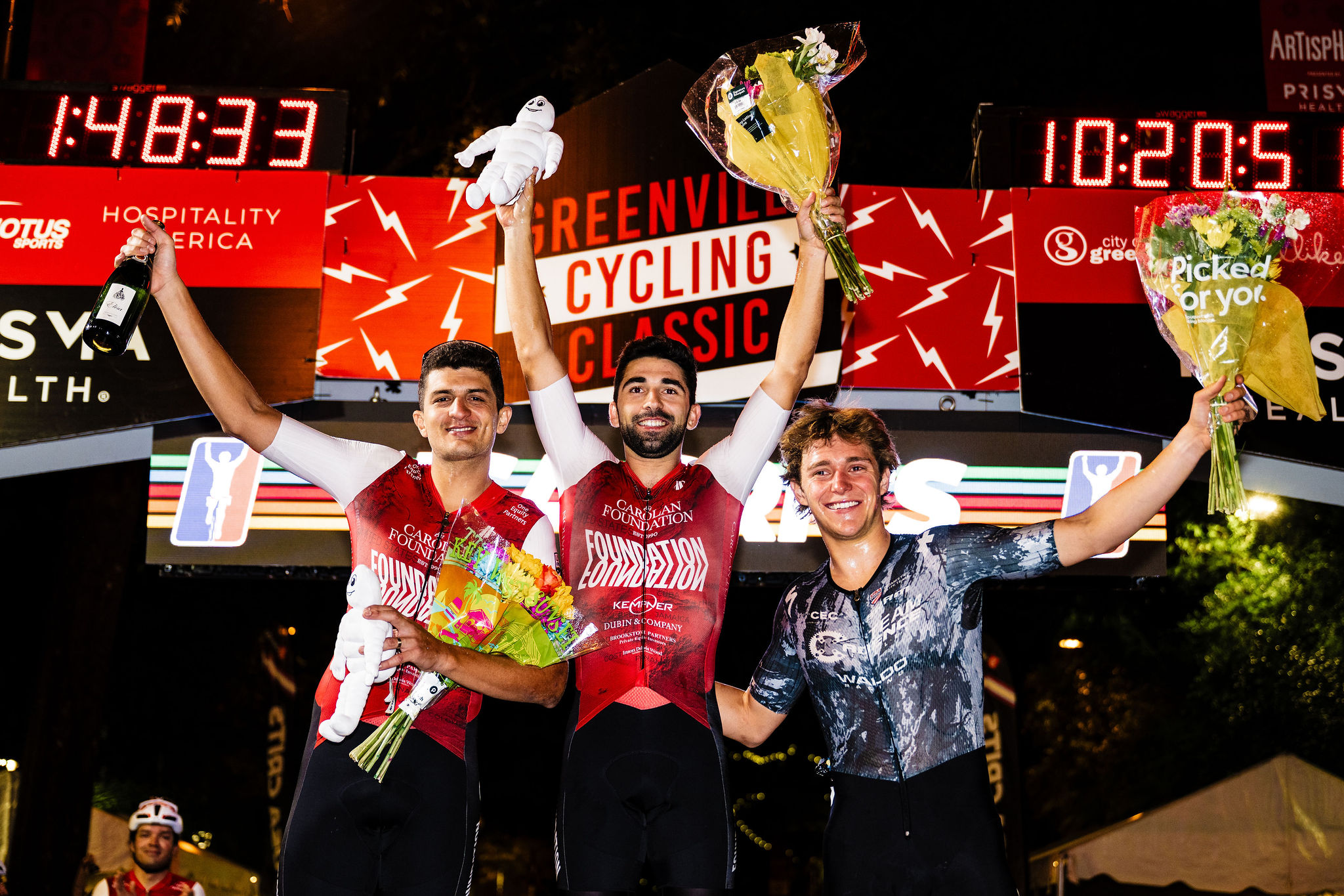 Pódio masculino (da esquerda para a direita): segundo colocado Bryan Gomez (Foundation New York), vencedor Marcos Mendez (Foundation New York) e terceiro colocado Luke Fetzer (Team Cadence Cyclery pb Waldo Racing).