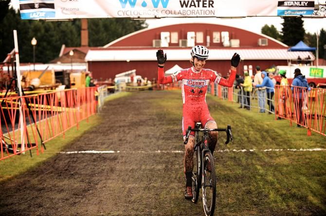 Rachel Lloyd (CALIFORNIA GIANT CYCLING) stayed out front from the wire for the win at MFG Cyclocross Waves For Water Cross