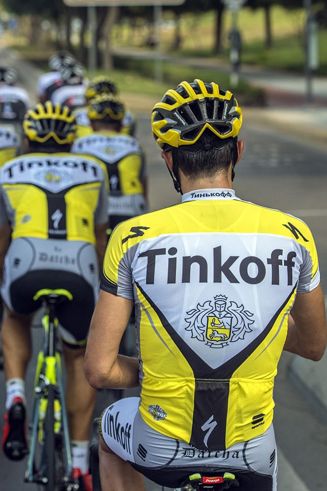 Tinkoff wear retro kits for Abu Dhabi Tour