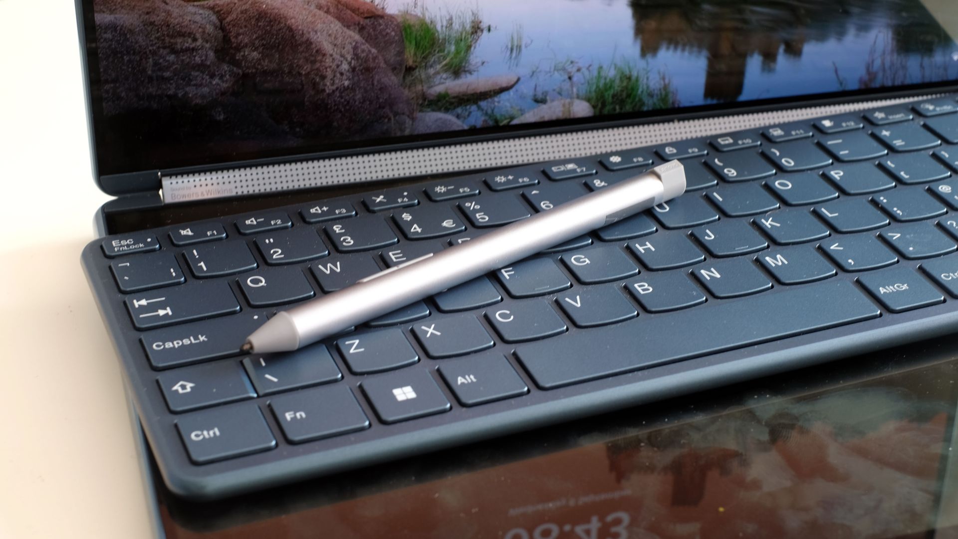 Lenovo Yoga Book 9i review