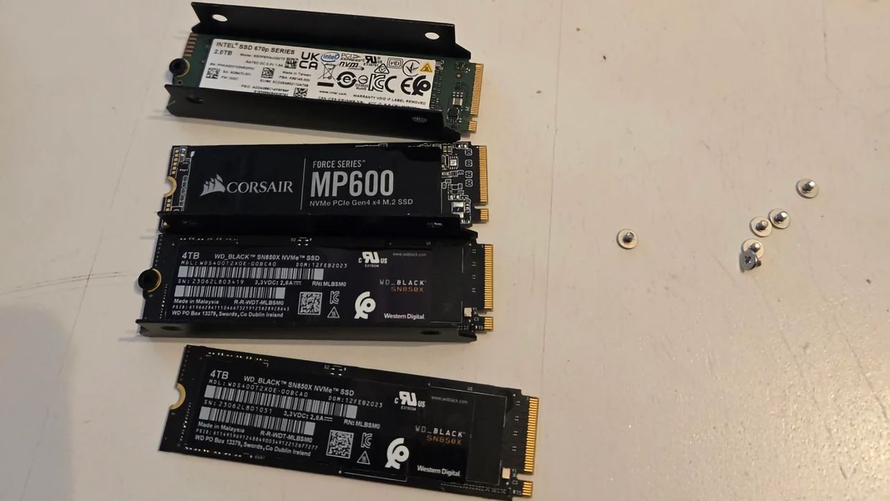 50ドルのジャンク中古マザーボードが1,500ドル相当のSSDの宝庫に変わる — 12テラバイトの超高速ストレージが圧倒的な不足の中、新たな所有者を見つける