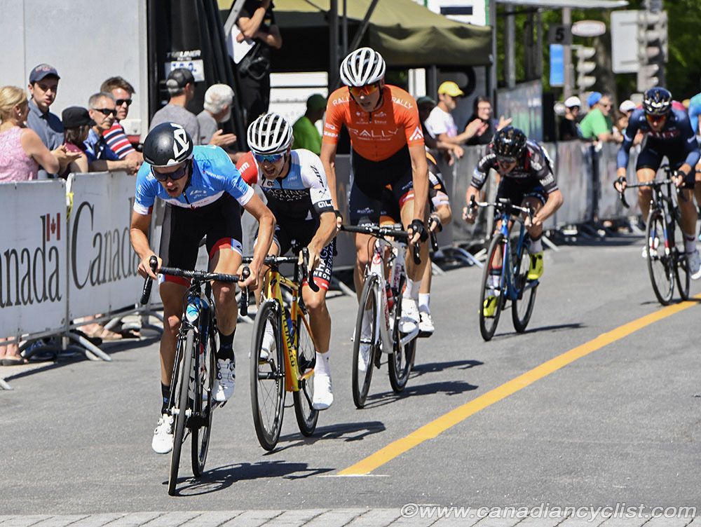 Jordan Cheyne (Team Canada) keeping the tempo high in the break.