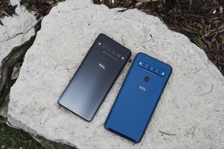 Side by side of TCL 10 L and TCL 10 Pro