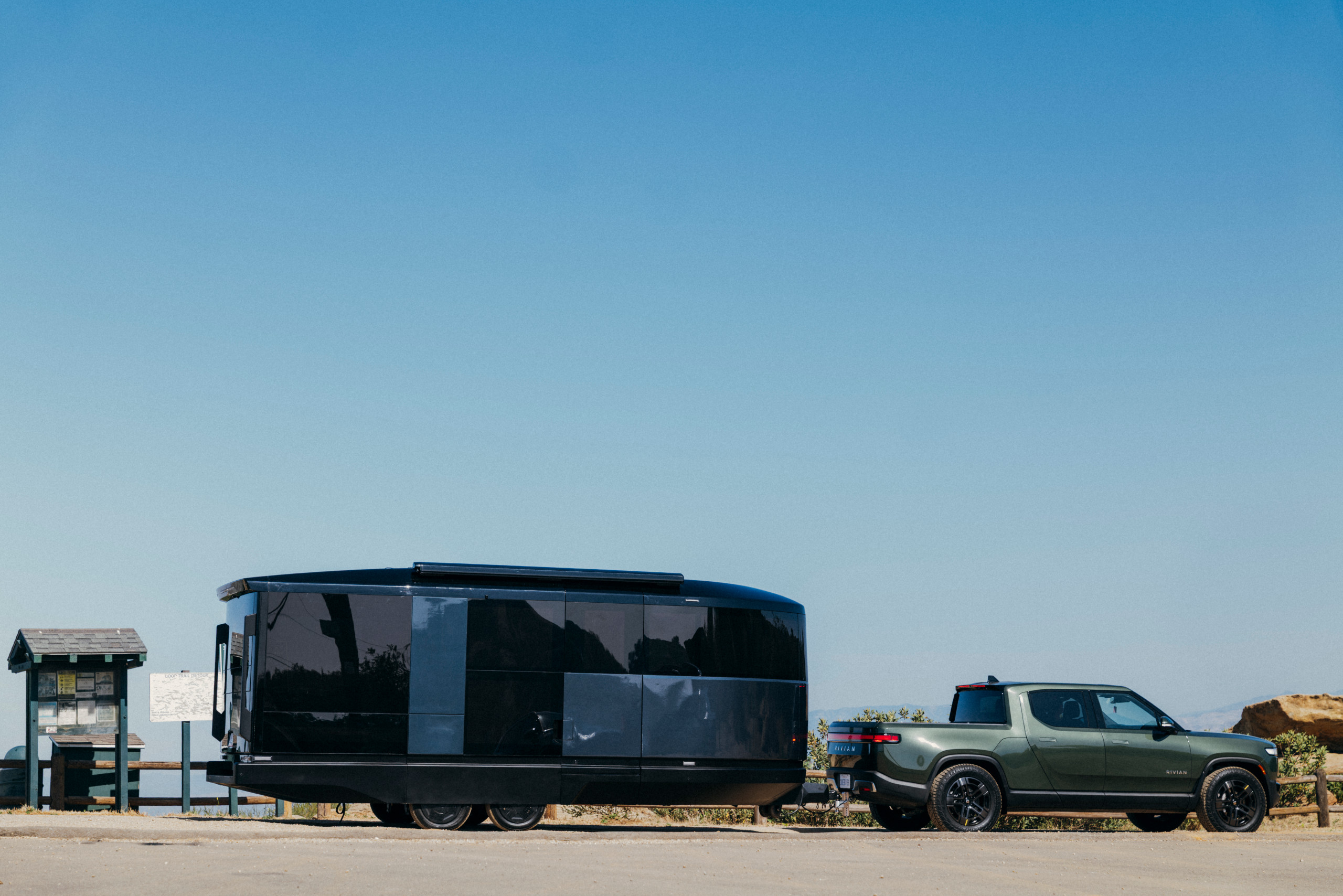 The Aboard T4 hooked up to a Rivian R1T