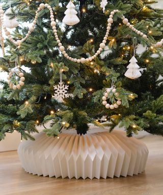 White Christmas tree stand