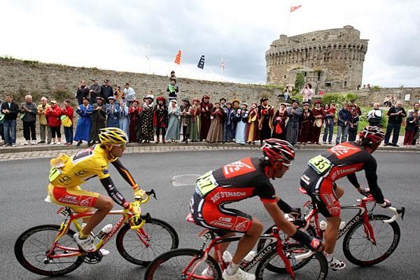 Spandexed cyclists met traditional clad folks in the picturesque town of Dinan.