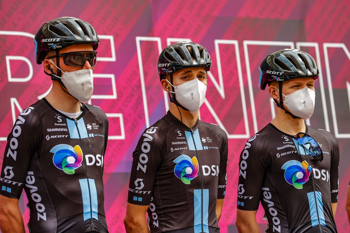 Giro d&#039;Italia 2021 - 104th Edition - 5th stage Modena - Cattolica 177 km - 12/05/2021 - Romain Bardet (FRA - Team DSM) - Jai Hindley (AUS - Team DSM) - photo Luca Bettini/BettiniPhotoÂ©2021