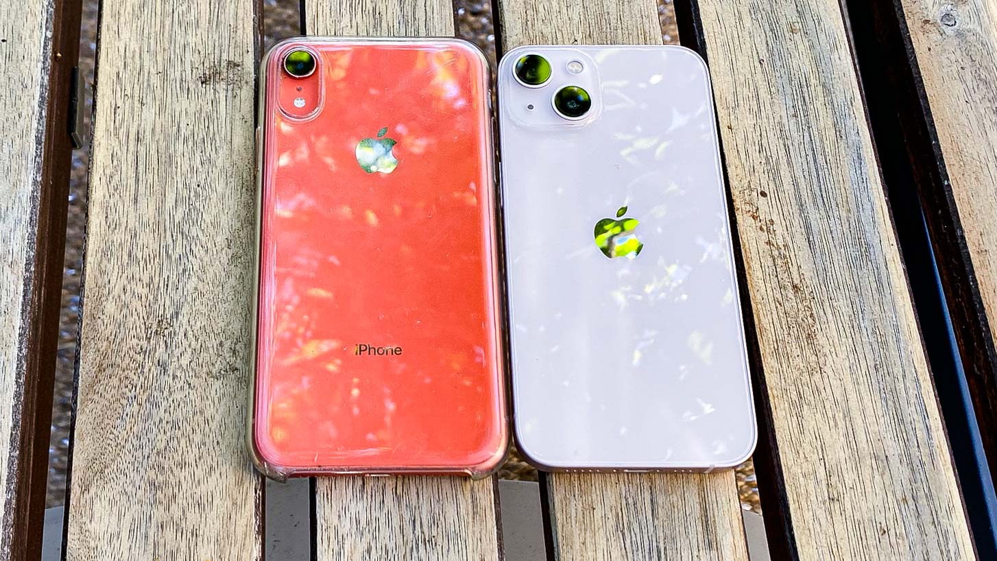 iPhone 13 vs. iphone xr camera face-off