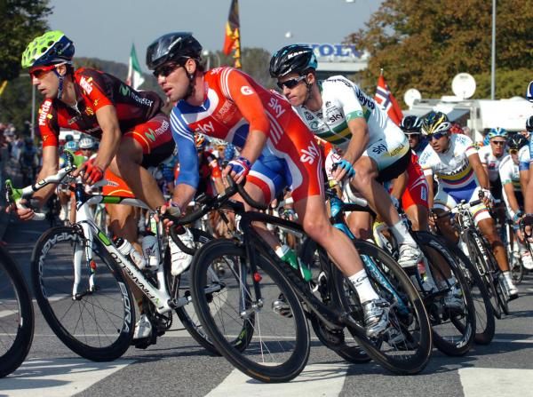 Cavendish cruises in the peloton during the race
