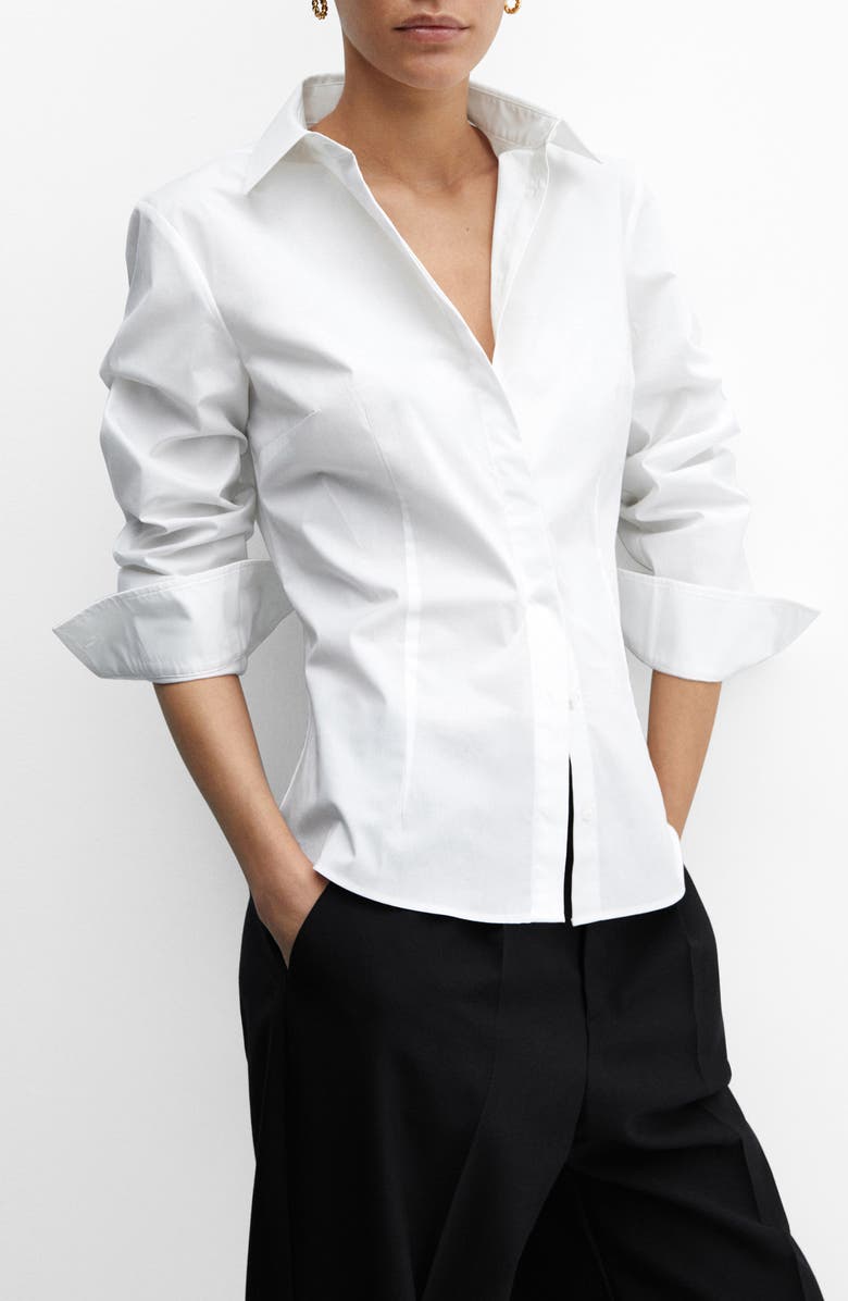 Fitted shirt with buttons