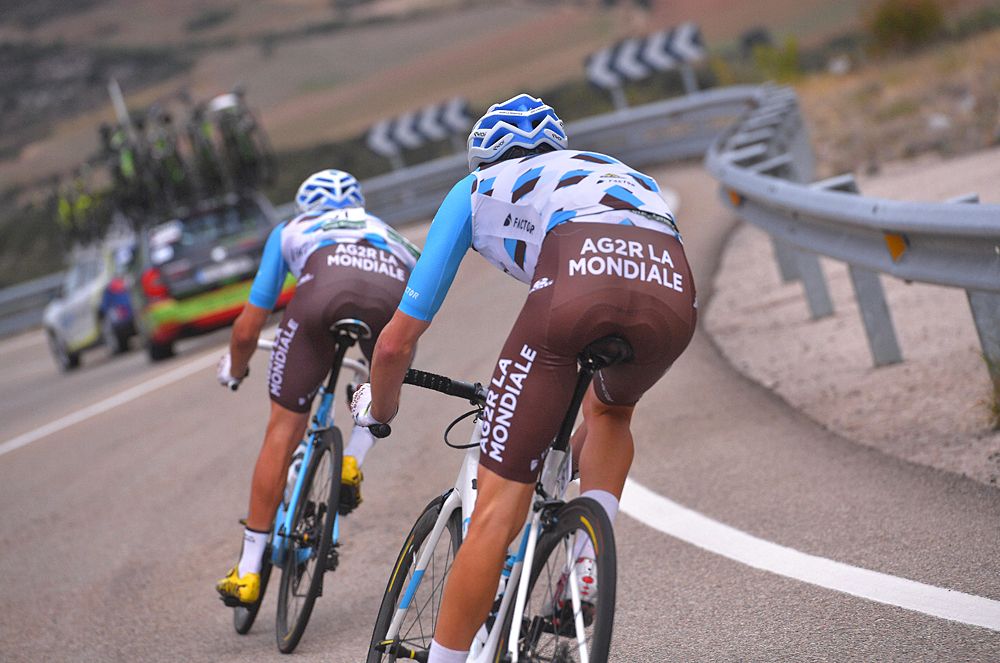 Romain Bardet (AG2R La Mondiale) chasing