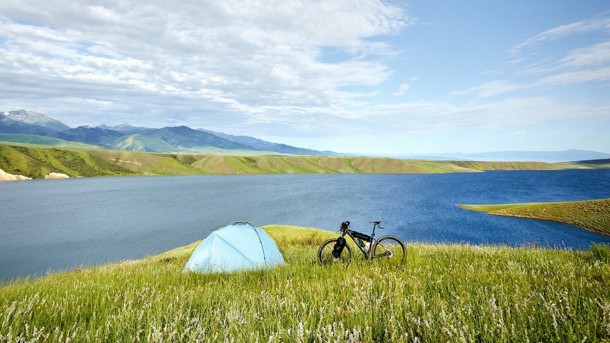 Oneperson tent vs bivy sack best for bikepacking? Advnture