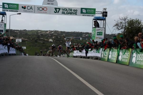 Arms aloft for stage two winner John Degenkolb (HTC-Highroad).