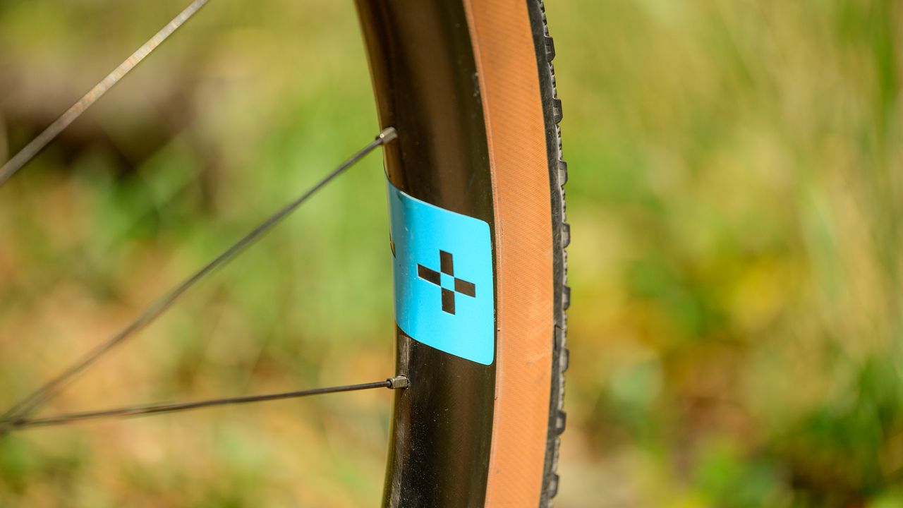 F+B gravel wheels vinyl branding