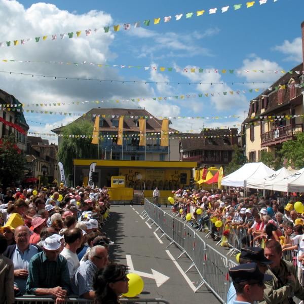 The start podium in Salies-du-B&eacute;arn