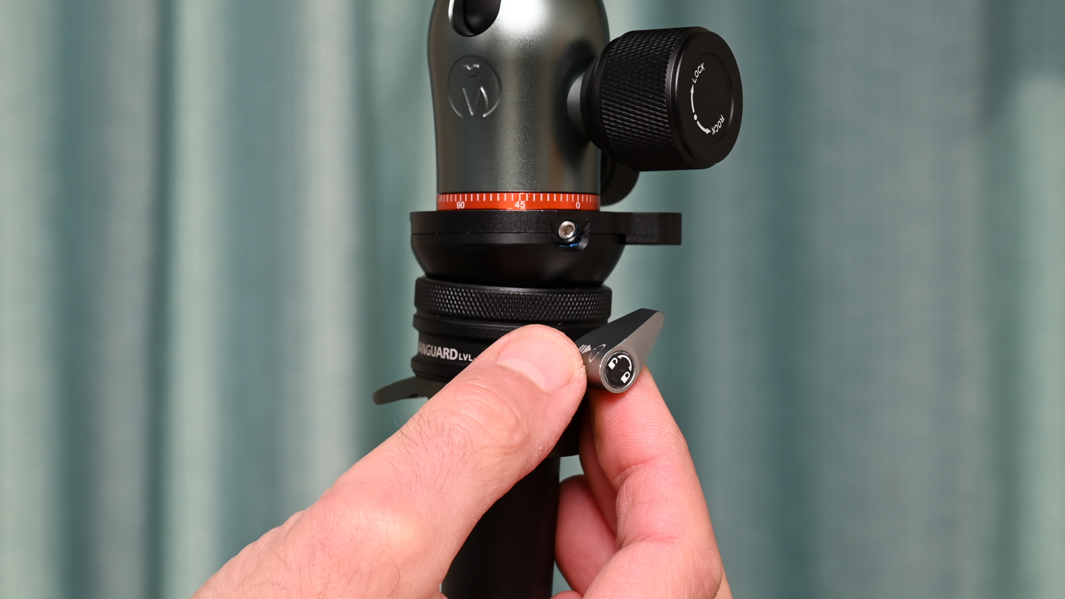 Vanguard LVL Universal Tripod Levelling System
