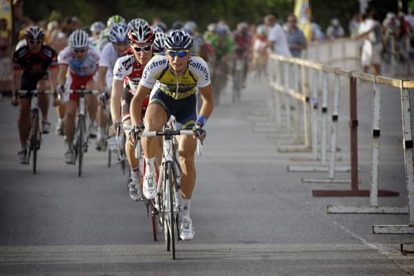 Johnny Hoogerland (Vacansoleil) in action at the head of the peloton.