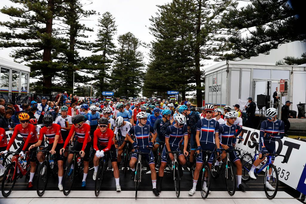 WOLLOGONG AUSTRALIA SEPTEMBER 23 Landre Lozouet of France Matys Grisel of France Noa Isidore of France Paul Magnier of France Thibaud Gruel of France and a general view of the peloton prior to the 95th UCI Road World Championships 2022 Men Junior Road Race a 1356km race from Wollongong to Wollongong Wollongong2022 on September 23 2022 in Wollongong Australia Photo by Con ChronisGetty Images