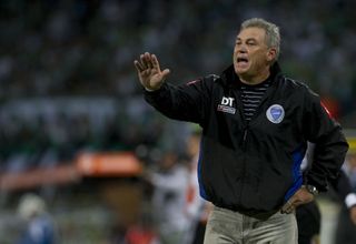 Former Argentina goalkeeper Nery Pumpido in charge of Godoy Cruz in 2012.