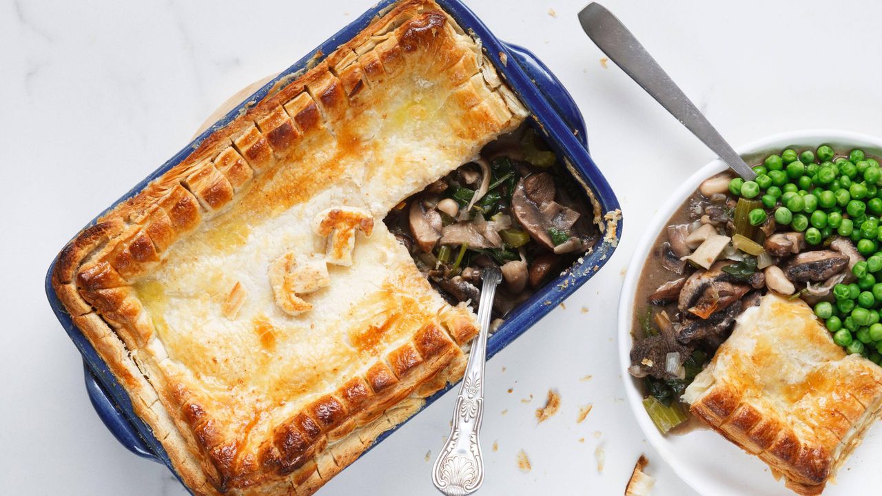 mushroom and stilton pie