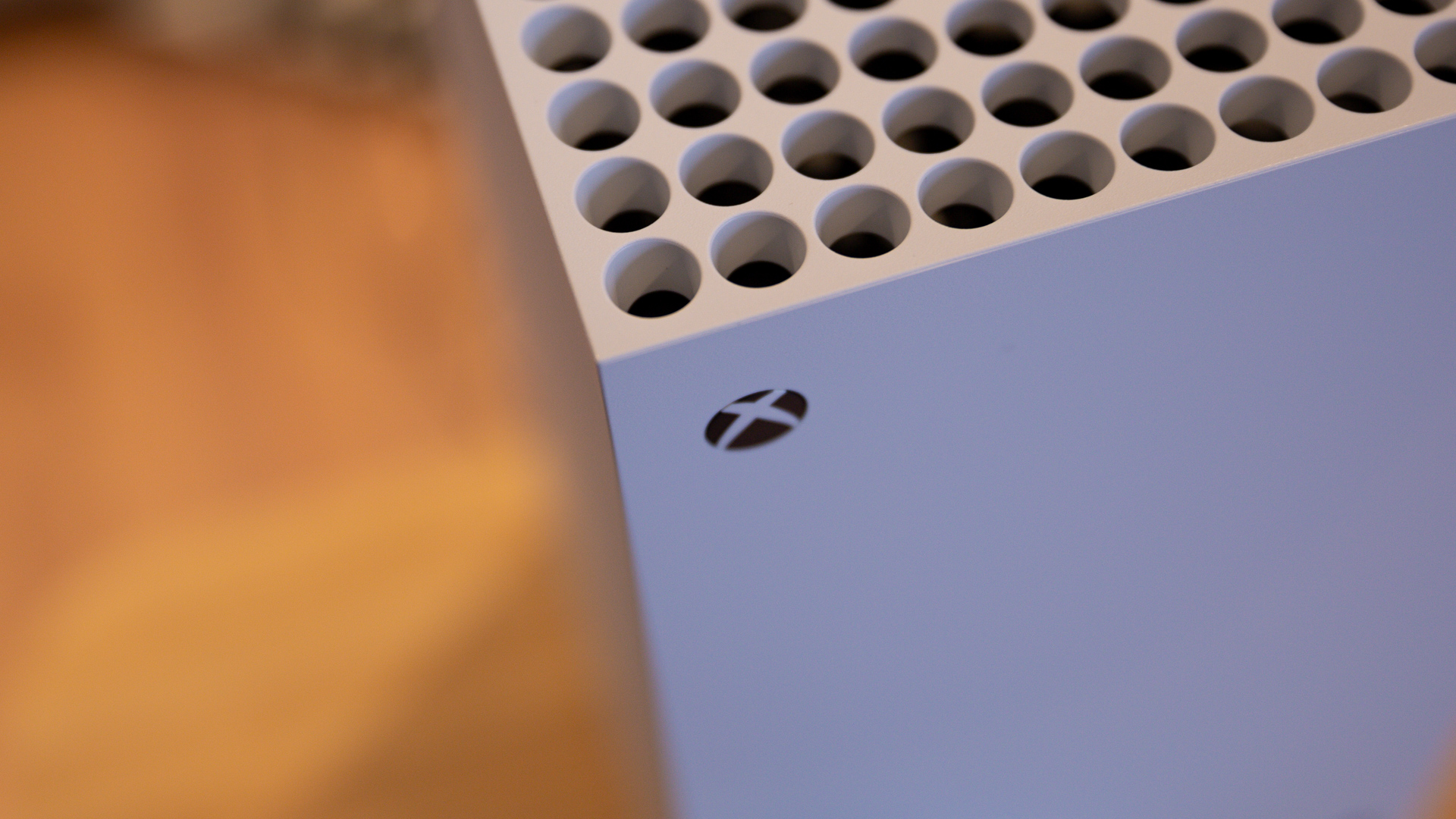 Xbox Series X Digital Edition &ndash; shot of top and Xbox logo
