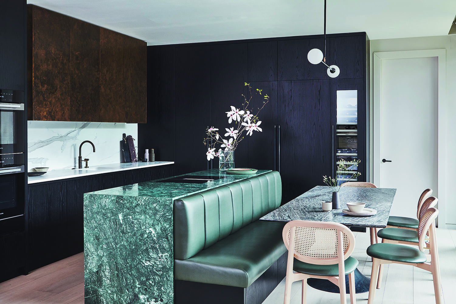 moden kitchen ideas built in seating